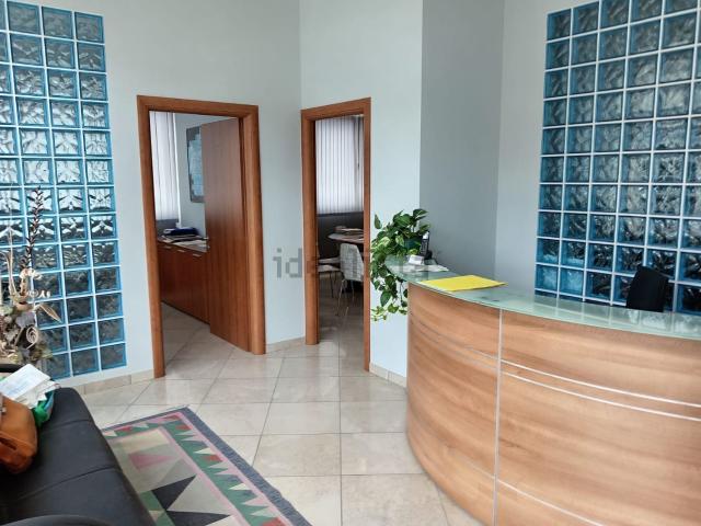 Ufficio in vendita di 100 m² in Via Rampa Cavalcavia