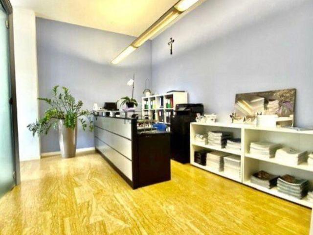 Ufficio in vendita di 100 m² in Via romanello