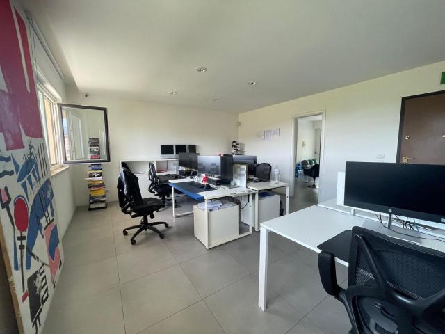 Ufficio in vendita di 100 m² in Via Spirito Santo