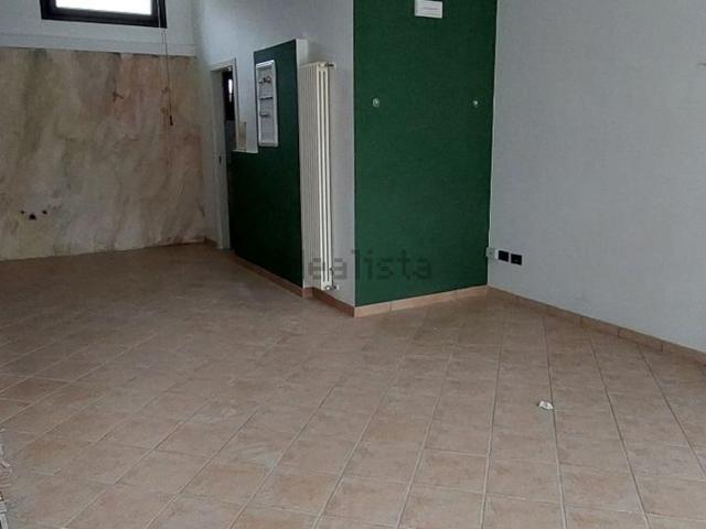 Ufficio in vendita di 100 m² in Viale Due Giugno