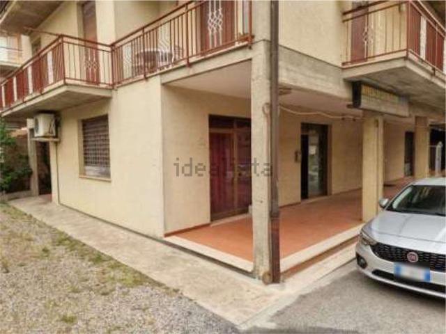 Ufficio in vendita di 101 m² in Via dei Girasoli