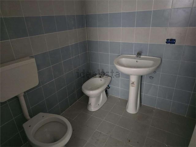 Ufficio in vendita di 101 m² in Viale Lucrezia della Valle