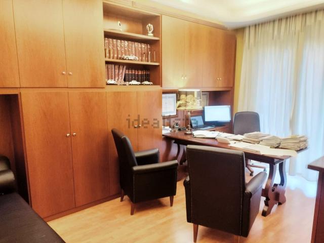 Ufficio in vendita di 102 m² in Via Antonino Longo, 2