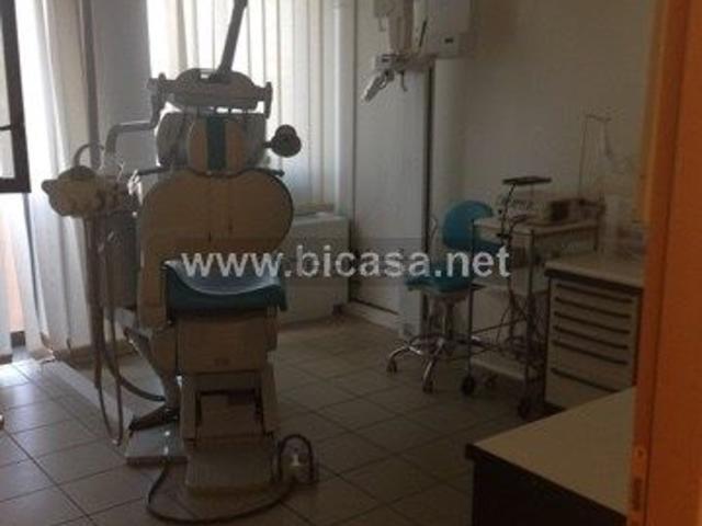 Ufficio in vendita di 102 m² in Via Gagarin