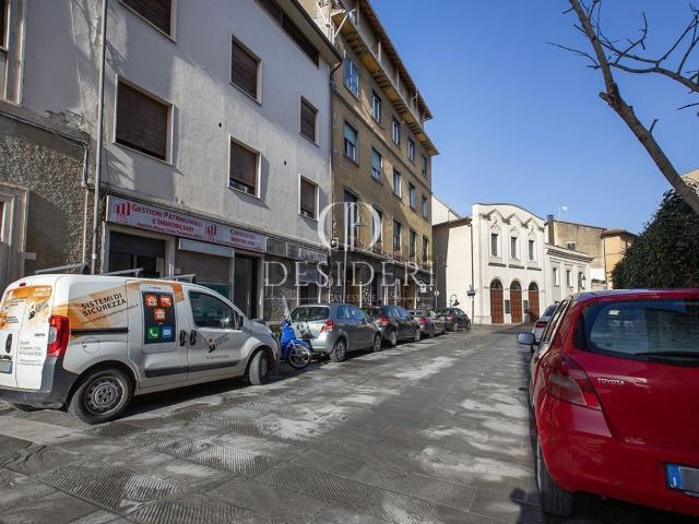 Ufficio in vendita di 103 m² in Via Giuseppe Mazzini, 111