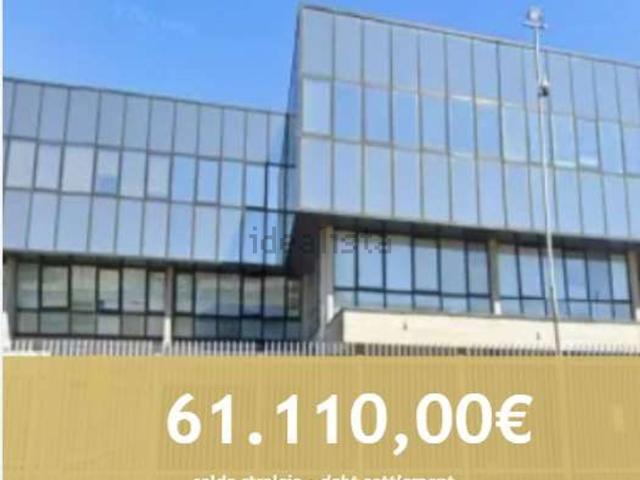 Ufficio in vendita di 103 m² in Via Vecchia Ferriera