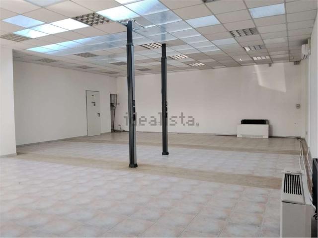Ufficio in vendita di 114 m² in Via del Consorzio, 39