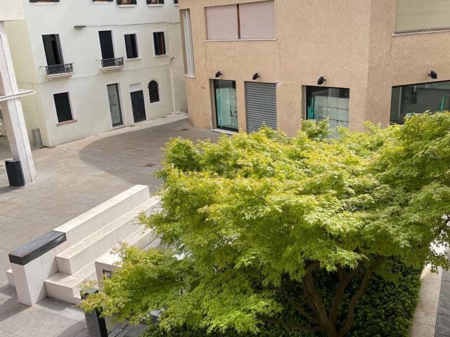 Ufficio in vendita di 115 m² in Piazza Erminio Ferretto