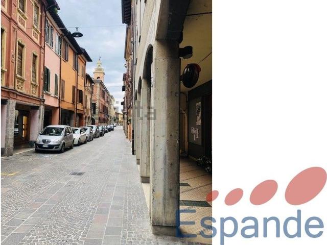 Ufficio in vendita di 115 m² in Via Cavour, 41