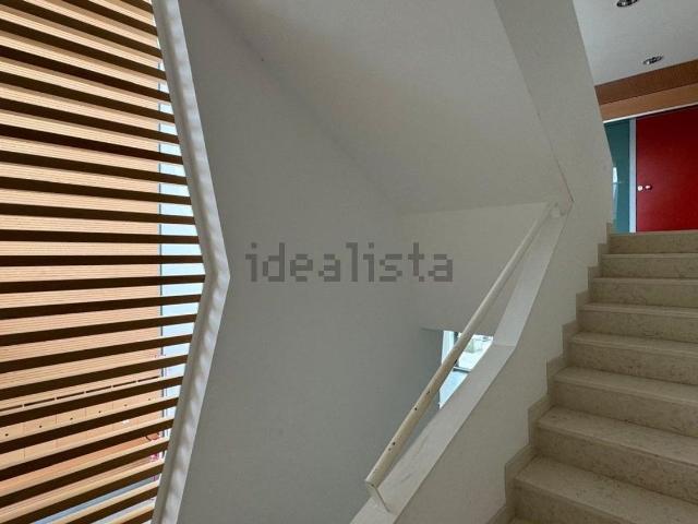 Ufficio in vendita di 115 m² in Via Dante Alighieri