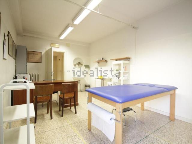 Ufficio in vendita di 116 m² in Via Battindarno, 6