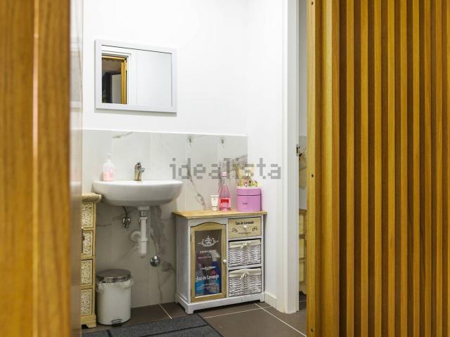 Ufficio in vendita di 116 m² in Via Chemnitz, 5