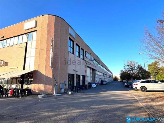 Ufficio in vendita di 116 m² in Via Chiesa Sud, 164