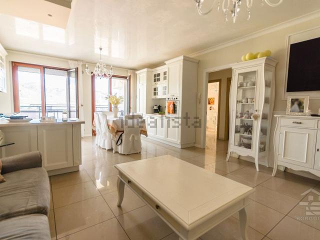 Ufficio in vendita di 118 m² in Calle del Porto