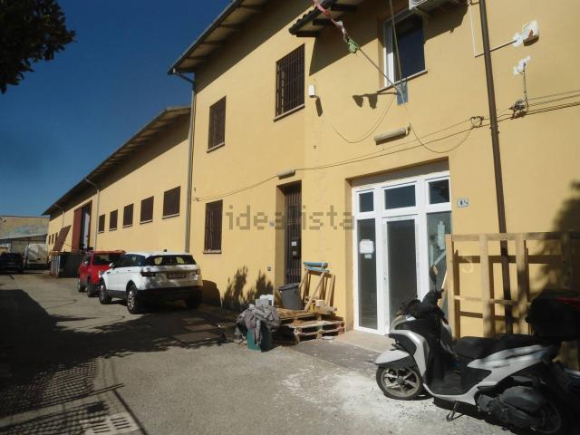 Ufficio in vendita di 110 m² in Via Caduti di Amola