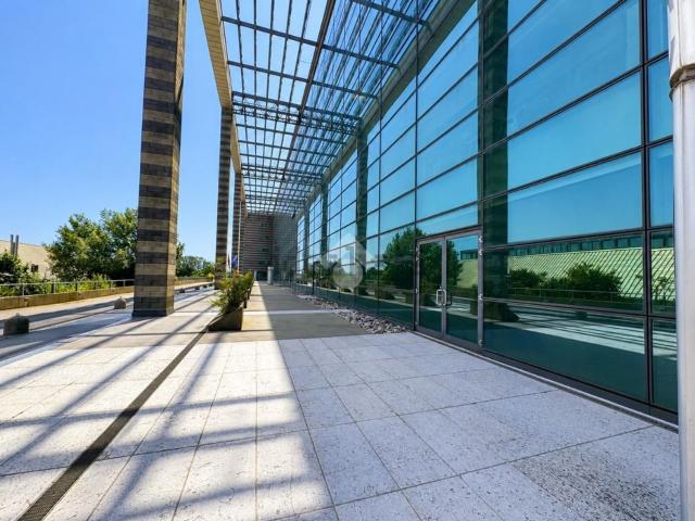 Ufficio in vendita di 110 m² in Via delle Industrie, 19