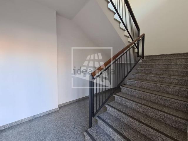 Ufficio in vendita di 110 m² in Via Fratelli Cervi, 3