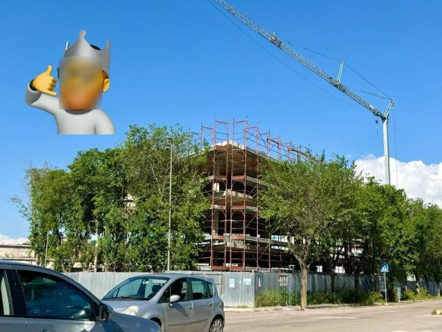 Ufficio in vendita di 110 m² in Via San Severo, 71