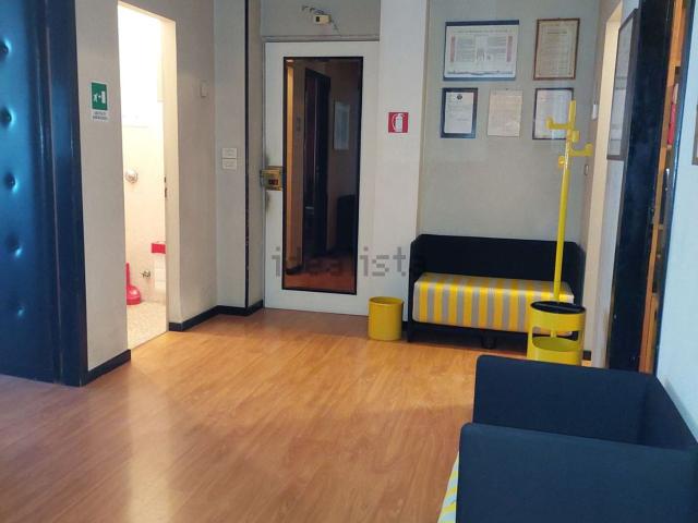 Ufficio in vendita di 110 m² in Via Zabarella
