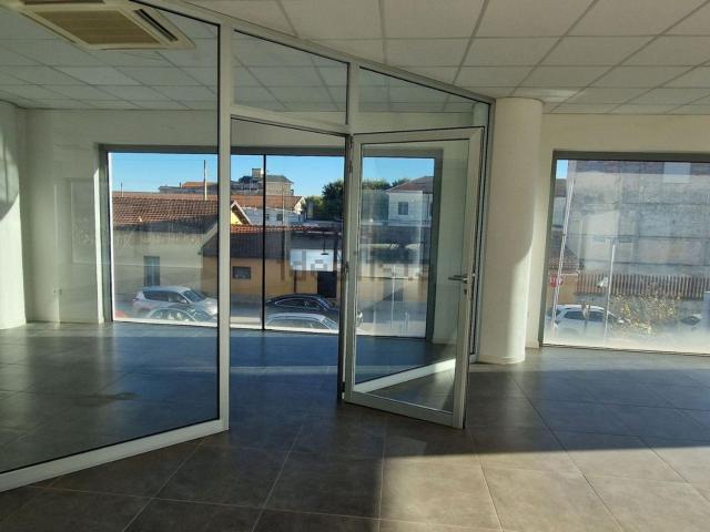 Ufficio in vendita di 111 m² in Via Salvador Allende, 67051