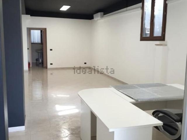 Ufficio in vendita di 111 m² in Viale Perth