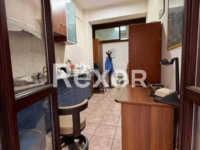 Ufficio in vendita di 112 m² in Via Bonaventura Palamolla