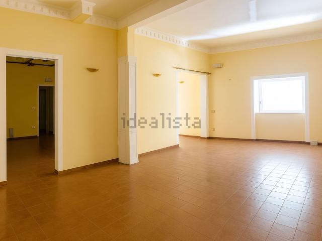 Ufficio in vendita di 113 m² in Via Silvio Bonfante