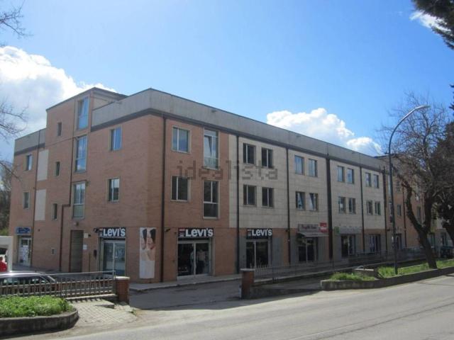 Ufficio in vendita di 124 m² in Via Appia