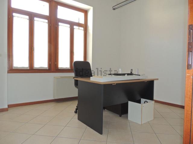 Ufficio in vendita di 124 m² in Via Aquileia, 18