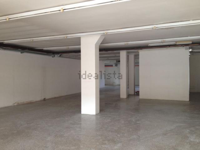 Ufficio in vendita di 1250 m² in Via Emilia Pavese