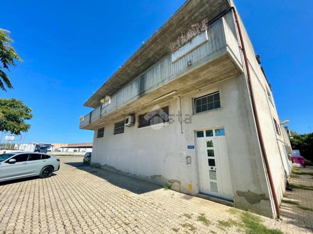 Ufficio in vendita di 125 m² in Via Aterno, 44