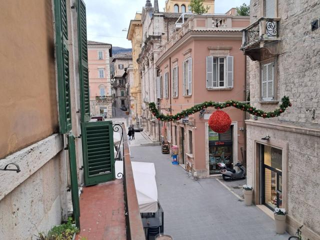 Ufficio in vendita di 125 m² in Via del Trivio, 64