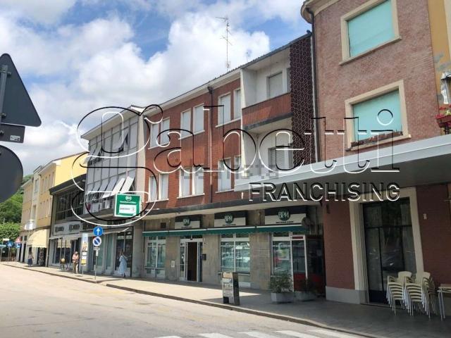 Ufficio in vendita di 125 m² in Via Giacomo Matteotti, 31