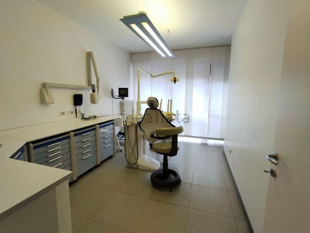 Ufficio in vendita di 126 m² in Via Gorghi