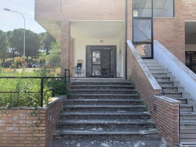 Ufficio in vendita di 127 m² in Via Guido Rossa