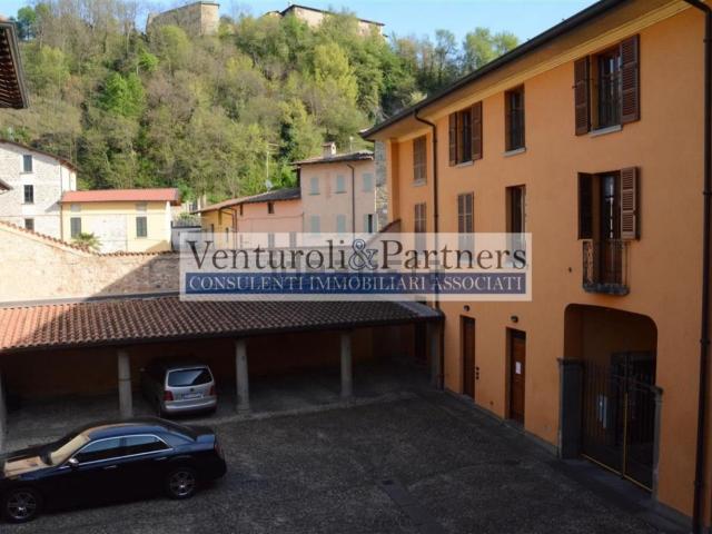 Ufficio in vendita di 127 m² in Via per Calepio