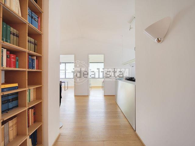 Ufficio in vendita di 128 m² in Via Roma, 97