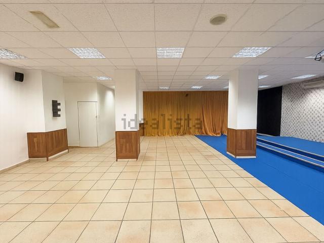 Ufficio in vendita di 129 m² in Via Aldo Fiorini, 42