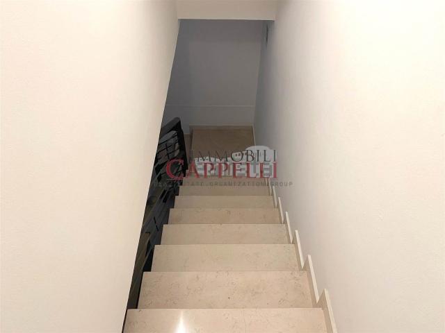 Ufficio in vendita di 129 m² in Via Papa Giovanni XXIII, 3