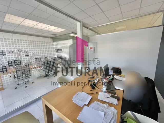 Ufficio in vendita di 120 m²