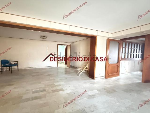 Ufficio in vendita di 120 m² in Piazza Paolo Borsellino