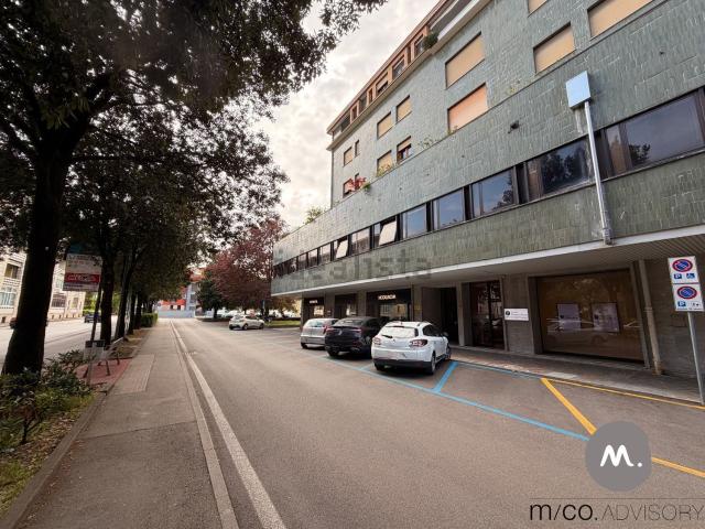 Ufficio in vendita di 120 m² in Via Guglielmo Oberdan, 28