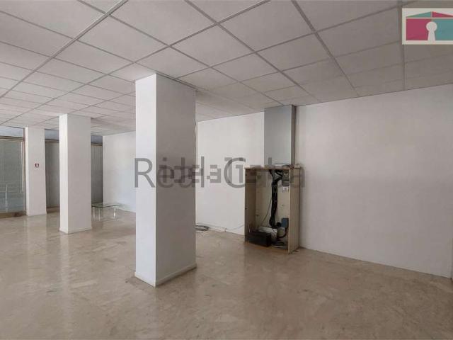 Ufficio in vendita di 120 m² in Via Pietro Giardini, 470