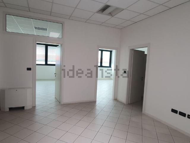 Ufficio in vendita di 120 m² in Via Porta Est