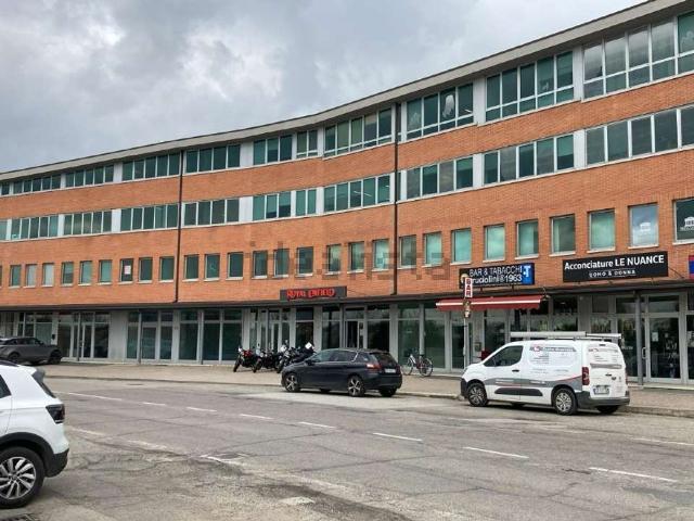 Ufficio in vendita di 123 m² in Via G. FERRARIS, 53