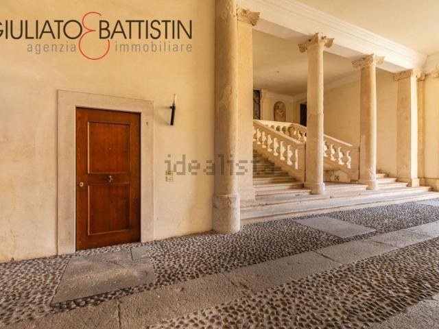 Ufficio in vendita di 135 m² in Corso Andrea Palladio