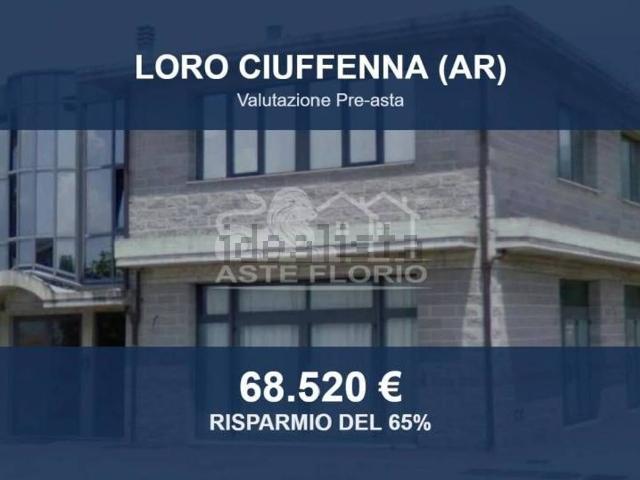 Ufficio in vendita di 135 m² in Via Fratelli Cervi, 50