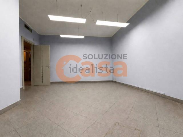 Ufficio in vendita di 135 m² in Via Leopoldo Cerri