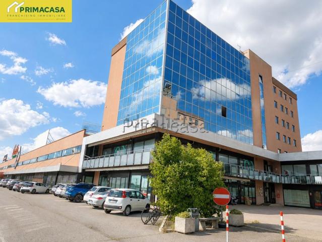 Ufficio in vendita di 137 m² in Viale del Lavoro