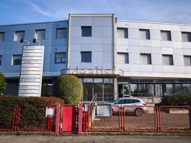 Ufficio in vendita di 138 m² in Via del Battirame, 6